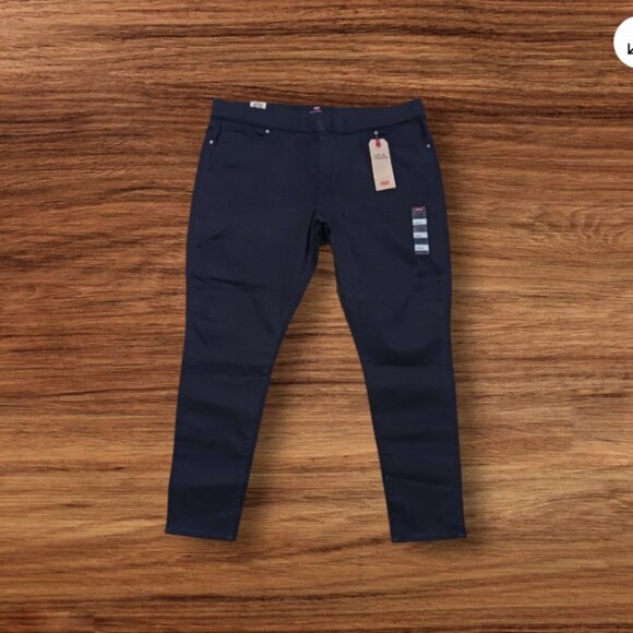 Levi's Pull-On Leggings Size 22W M women's Plus Size Jeans stretch Pants $59 NWT - Picture 1 of 16